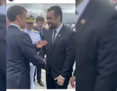 Governador do RJ, Cláudio Castro corta Lula da foto com Macron