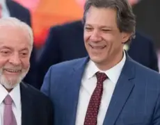 Lula cobra diálogo de Haddad com o Congresso em vez de ler livro