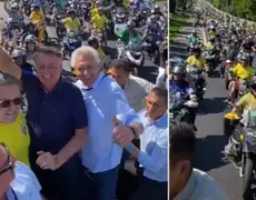 Ao lado de Caiado, Bolsonaro participa de motociata em Ribeirão Preto