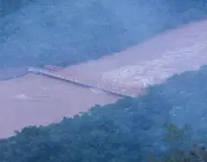 Incrível: Ponte do RS construída pelo povo resiste às enchentes