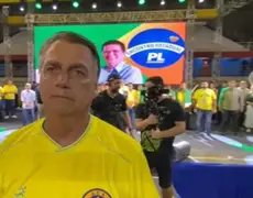 Jair Bolsonaro volta a hospital em Manaus para ser medicado