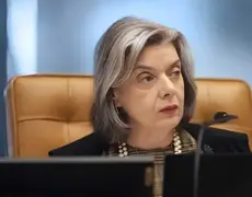 Cármen Lúcia vota para instaurar processo contra Janones por difamar Bolsonaro