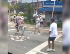 Torcedores do Corinthians e do São Paulo brigam antes de clássico