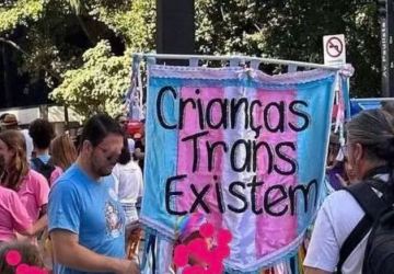 Parada LGBT tem bloco sobre crianças trans