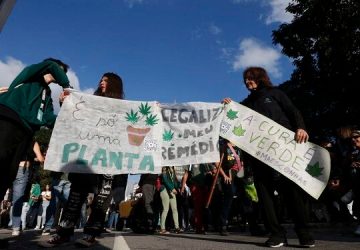 Marcha da Maconha em São Paulo pede descriminalização das drogas