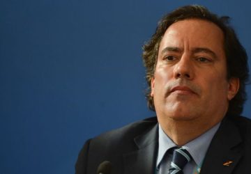 Caixa aciona Pedro Guimarães judicialmente por fazer funcionário comer pimenta