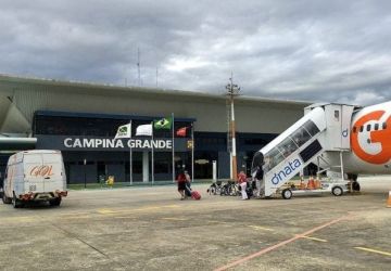 Passageiros passam 12h no aeroporto de Campina Grande após voo ser cancelado