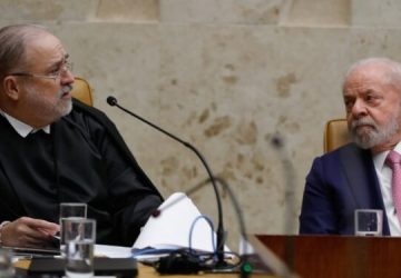 Aras diz que ficaria honrado se fosse convidado por Lula para chefiar novamente a PGR