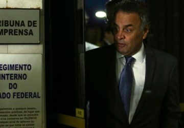 Aécio Neves defende 