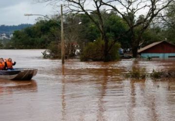 Governo cria comitê de crise para restabelecer comunicação no Rio Grande do Sul