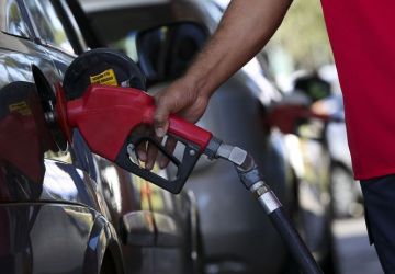 Gasolina pode ser encontrada por R$ 5,74 em João Pessoa