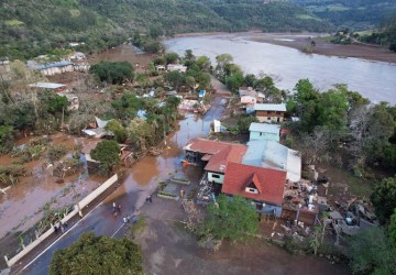 Sobe para 49 número de mortes no Rio Grande do Sul após chuvas intensas e enchentes