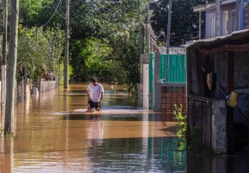 Inmet emite alerta para chuvas fortes nos próximos dias no Sul - Headline News, edição das 20h