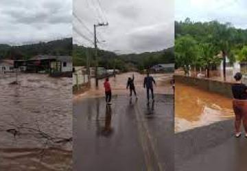 Chuva em Santa Catarina deixa 1 morto, causa estragos e suspende a Oktoberfest