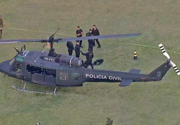 Helicópteros da polícia são atingidos por tiros em operação para prender chefes do Comando Vermelho