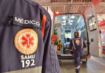 Motorista morre em acidente entre carro e ônibus em João Pessoa