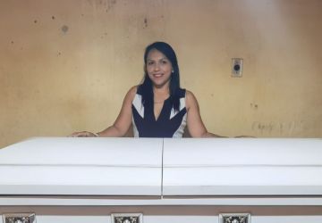 Mulher recebe urna funerária como pagamento por trabalho, na PB