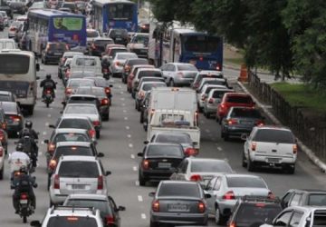 Greve no transporte público de São Paulo suspende rodízio municipal