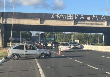 Condutor foge após causar colisão entre veículos nas Três Lagoas