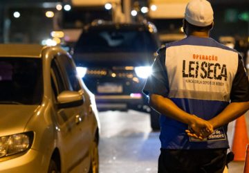 Influenciador digital e cantor sertanejo é detido em operação da Lei Seca