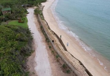 Tripulante da Azul é encontrado morto em barraca de praia na Bahia