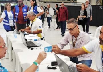 João Pessoa realiza nova entrega de cartões do programa Pão e Leite