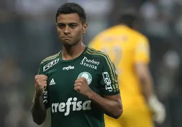 Ex-Palmeiras, Cleiton Xavier é preso por não pagar pensão alimentícia