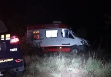 Acidente com ambulância deixa enfermeira ferida na Paraíba