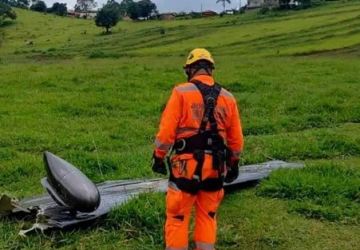 Avião que caiu em MG, após se partir no ar, não tinha autorização para taxi aéreo