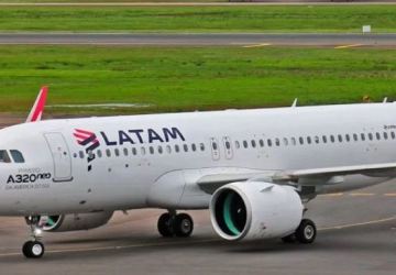 Voo da Latam faz pouso de emergência em Guarulhos após perder roda