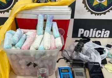 Polícia apreende sacolés com drogas que seriam vendidos no carnaval do Rio