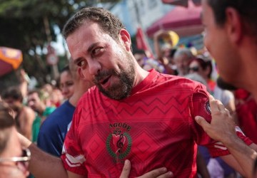 Blocos de Carnaval de SP promovem campanha velada para Boulos