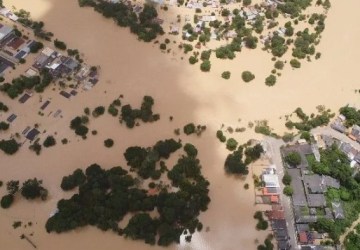 Enchentes levam governo do Acre a decretar emergência em saúde pública