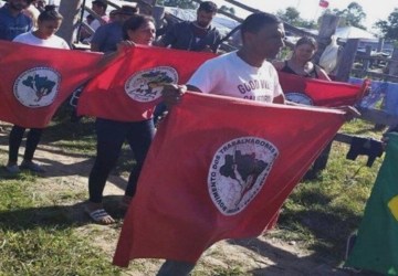 MST faz acampamento em frente a fazenda rural no Rio Grande do Sul