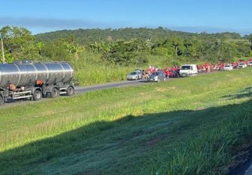 Em marcha, MST causa transtorno na BR 324; Vídeo