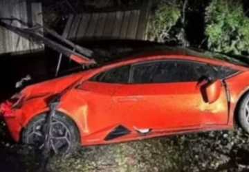 Adolescentes destroem Lamborghini de R$ 2,5 milhões em test drive