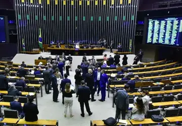 Comissão do Senado aprova projeto que proíbe homenagens à ditadura em bens públicos