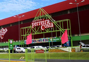 Devido ao feriado de 21 de Abril, as lojas da Ferreira Costa funcionarão em horários diferentes. 