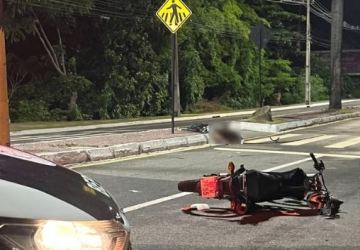 Motociclista morre após bater em placa de sinalização em João Pessoa