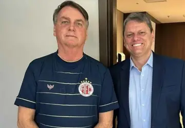 Tarcísio enaltece o legado de Jair Bolsonaro em suas redes sociais