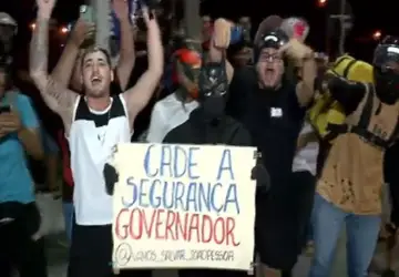 Protesto de motoboys contra suposta agressão de cliente, em João Pessoa