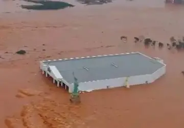 Loja da Havan fica submersa após fortes chuvas em Lajeado