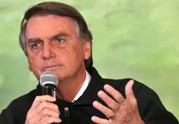 Em entrevista internacional, Bolsonaro conta ao mundo o que Moraes está fazendo