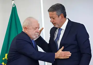 Lira é vaiado ao lado de Lula: Isso é uma falta de respeito
