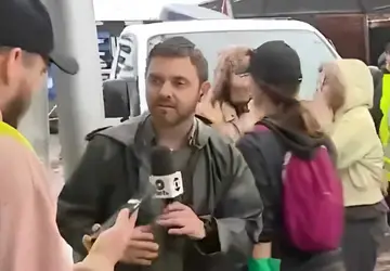 Repórteres são surpreendidos em programas ao vivo: Globo Lixo