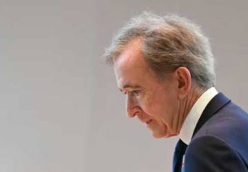 Ex-mais rico do mundo, Arnault perde R$ 58 bilhões em um dia, e chineses têm tudo a ver com isso