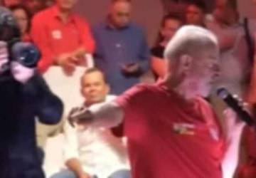 Fotógrafo de Lula trabalha em evento do PT e Secom tenta explicar