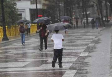 Frente fria avança e Sudeste tem risco de temporais no fim de semana; veja previsão