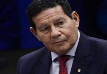 Não se engane com narrativas, diz Mourão sobre explosões