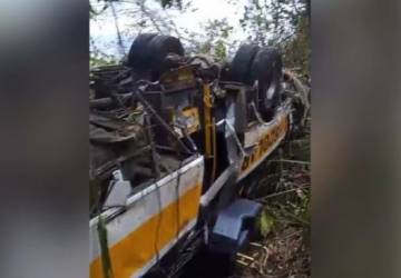 Acidente com ônibus em Alagoas deixa 17 mortos e 33 feridos